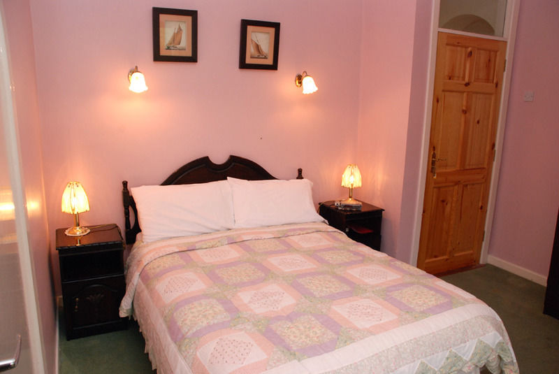 The Bungalow Farmhouse Clomantagh ภายนอก รูปภาพ